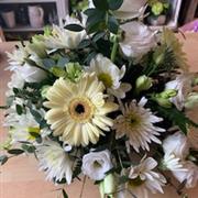 Cream &amp; White posy arrangement 