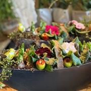 Planted trough arrangement